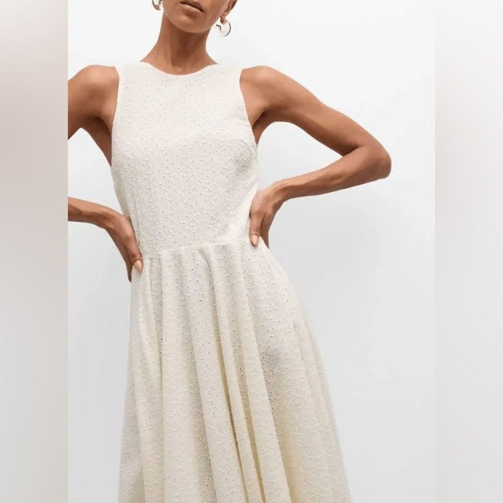 FRAME
Eyelet Cotton Fit-&-Flare Midi-Dress,
Beautiful dress for all occasions - Picture 11 of 13